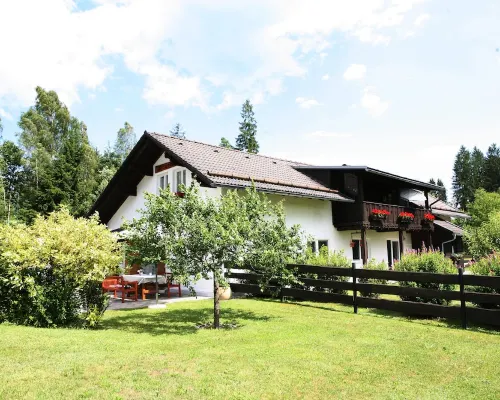 Cozy 3-Star Vacation Home, Quiet and Close to Nature for 4 People / 2 Bedrooms Hotels in Lindberg
