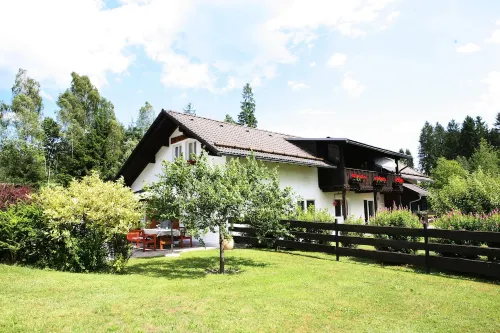 3 - star apartment in a fantastic, quiet location, with 2 bedrooms Hotels in Lindberg