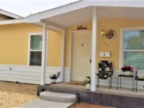 Downtown Alamosa 3 Bedroom 2 Bath Home Hotels in Alamosa