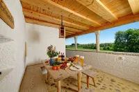 Romantic farm on Lake Chiemsee with exclusive holiday apartments