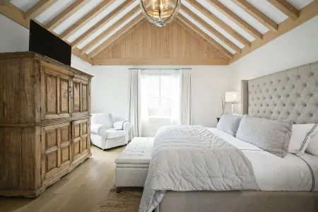 Newly Completed - Steps to Beach and Town