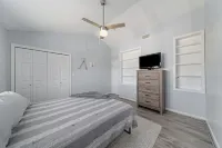Stunning Lakefront Home on the Chain O'Lakes! ★ Amazing Views & Newly Rehabbed - Balkoner