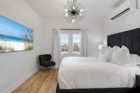 Gorgeous Studio on 30A nestled b/w Rosemary Beach and Alys Beach