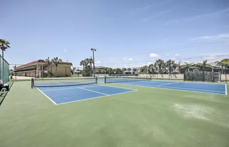 Pelican Inlet - Cozy Beach Condo!1 block from the beach! Sleeps 6. Pool/Tennis