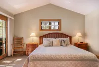 Disciples Village beautiful Condo - Steps to ski and lakes