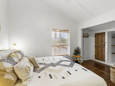 Updated condo with pools near golf courses