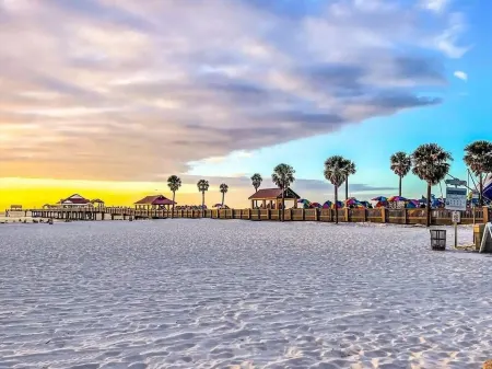 Coastal Escape: Heated Salt Pool & Beaches, Bowling, Mini Golf - Kids’ Paradise