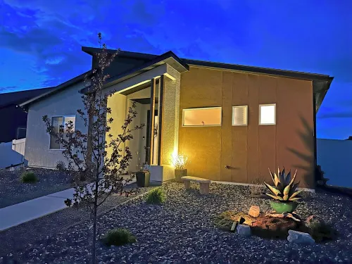 Kokopelli House - Modern Fruita Retreat with Garage