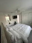 Modern Private Room With Private Entrance Hotels near Marshalls & HomeGoods