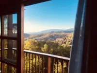 Ocean, Sunset, Mountain Views, Private Deck: Villa Floresco: Tuscan-like getaway