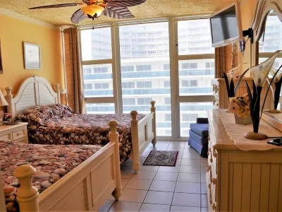 Ocean front, Waterview, two bedroom in Ocean Manor, Ft. Lauderdale