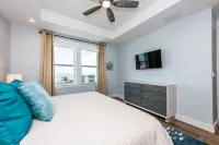 The Blue Marlini- Best 360 View, Private Heated Pool, and Golf Cart! Garage A/C!