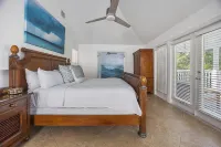 Private Pool Oasis - Centrally Located in Florida Keys