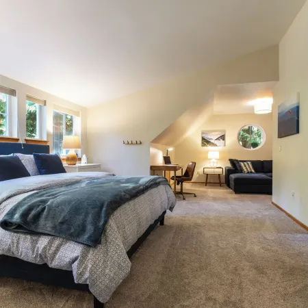 Charming cozy cottage in beautiful surroundings minutes from outdoor adventures.