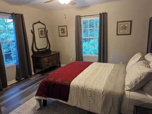 Hillside Abode in the Heart of Historic White Springs and the Suwannee River