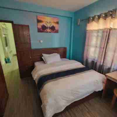 Private Couple Apartment Rooms