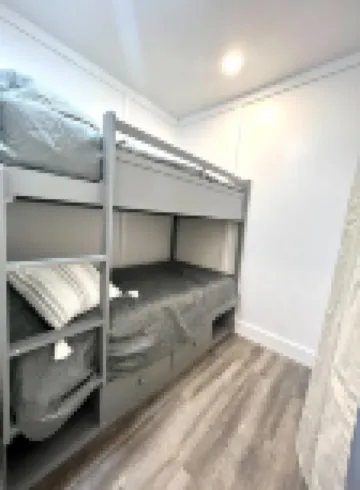 Book Your Adventure Getaway at our Container Cabin near New River Gorge Hotels in Wilderness