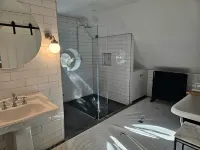 Romantic 1bed/1bath self-cont. apart. for 2 Adelaide Hills, wineries & Hahndorf.