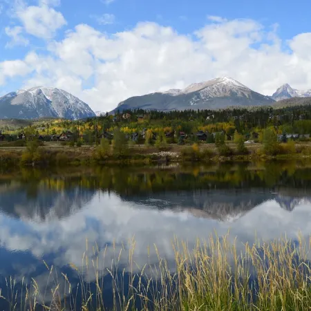 Luxury Getaway of the Rockies, minutes from 5 major ski areas