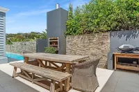 Luxurious Portsea Lakehouse