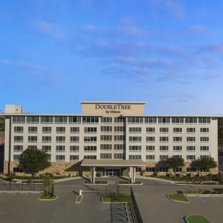 Doubletree by Hilton San Antonio Northwest Отели в г. Хелотс