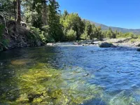 Cozy Log Cabin with private access to the Trinity River! Hotels in Trinity County