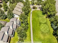 Prime Location Townhouse in EagleVail, perfect for Ski and Summer vacations Hotels in Eagle-Vail