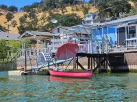 LAKEFRONT OASIS w/ BOAT DOCKFISHERMEN SPECIAL!