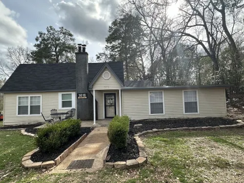 The House on East Main: 5 mins to downtown and 5 mins to SFA University