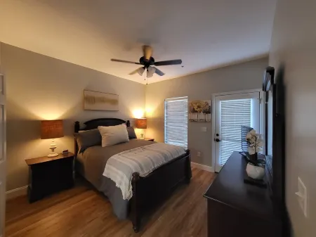 River Dreams- Serene Retreat close to Parkway but peaceful and quiet. Отели рядом с достопримечательностью «Зоопарк Рейнфорест Адвенчерс»