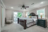 Huge Cozy Modern Luxury Home at Notre Dame