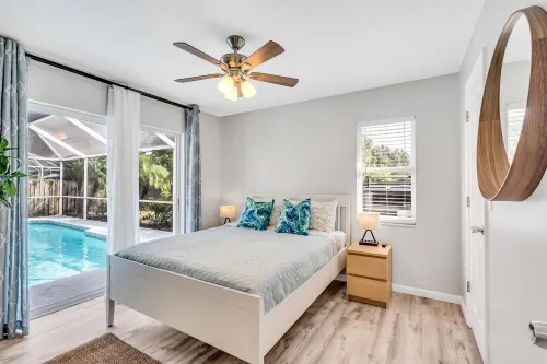 Free Heated Pool, Baby Gear, Shuffleboard, EV charger, Near beach, UTC mall, SRQ - 3-Star