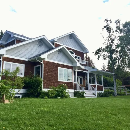 Gorgeous Cozy Spacious Bayfront home with Stunning Views and Beach Access