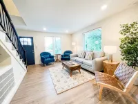 Charming 2 BR Townhome in the Heart of Homewood