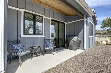 New 2 bed Hideaway, 8 minutes from Downtown Prescott Отели в г. Явапаи