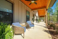 Private Heated Pool, Fishing Pond, Zip Line. Private 10 Acre Getaway!