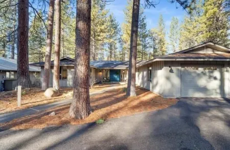 Quartz Mountain House Отели в г. Санривер