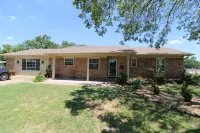 Jenks cozy home - Fenced yard - Dogs OK - Centrally Located