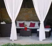 Gîte Quercy, authentic charm, great comfort, mature garden, natural swimming pool