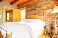 Secluded, Fun, Family-Friendly, Riverfront Cabin Surrounded by Nature.