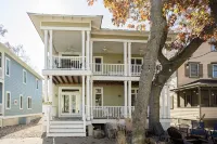 Sweet Retreat is perfect for gathering with family and friends-close to beach