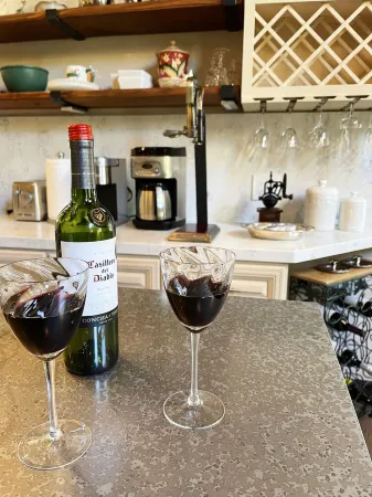 Animal Crossing Retreat - Luxurious Elegant Cabin, Sleeps 10