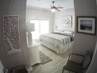 Great center-island location, walk everywhere!