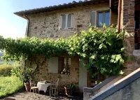 Podere Fontebernardi, authentic Tuscan farmhouse overlooking Pienza.