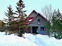Brickyard Lakeside Retreat