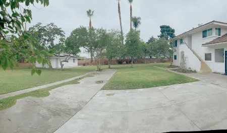 Master Bedroom Large Bathroom in Central O.C