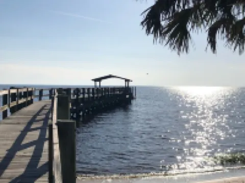 Fisherman’s Dream - condo on canal where the Suwannee meets the Gulf Hotels in Dixie County