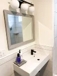 Washburne Studio: King size comfort and private Hot tub Hotels near Island Park