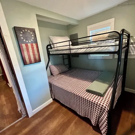 St. Johns River Cabin (Pet Friendly)