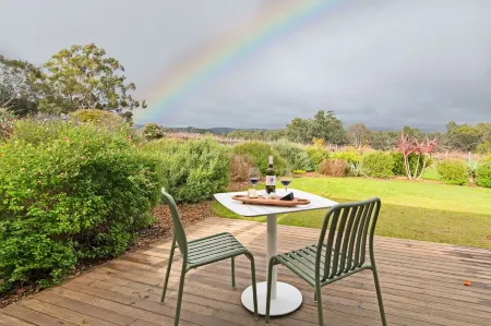 Alluca Villa McLaren Vale vineyard escape